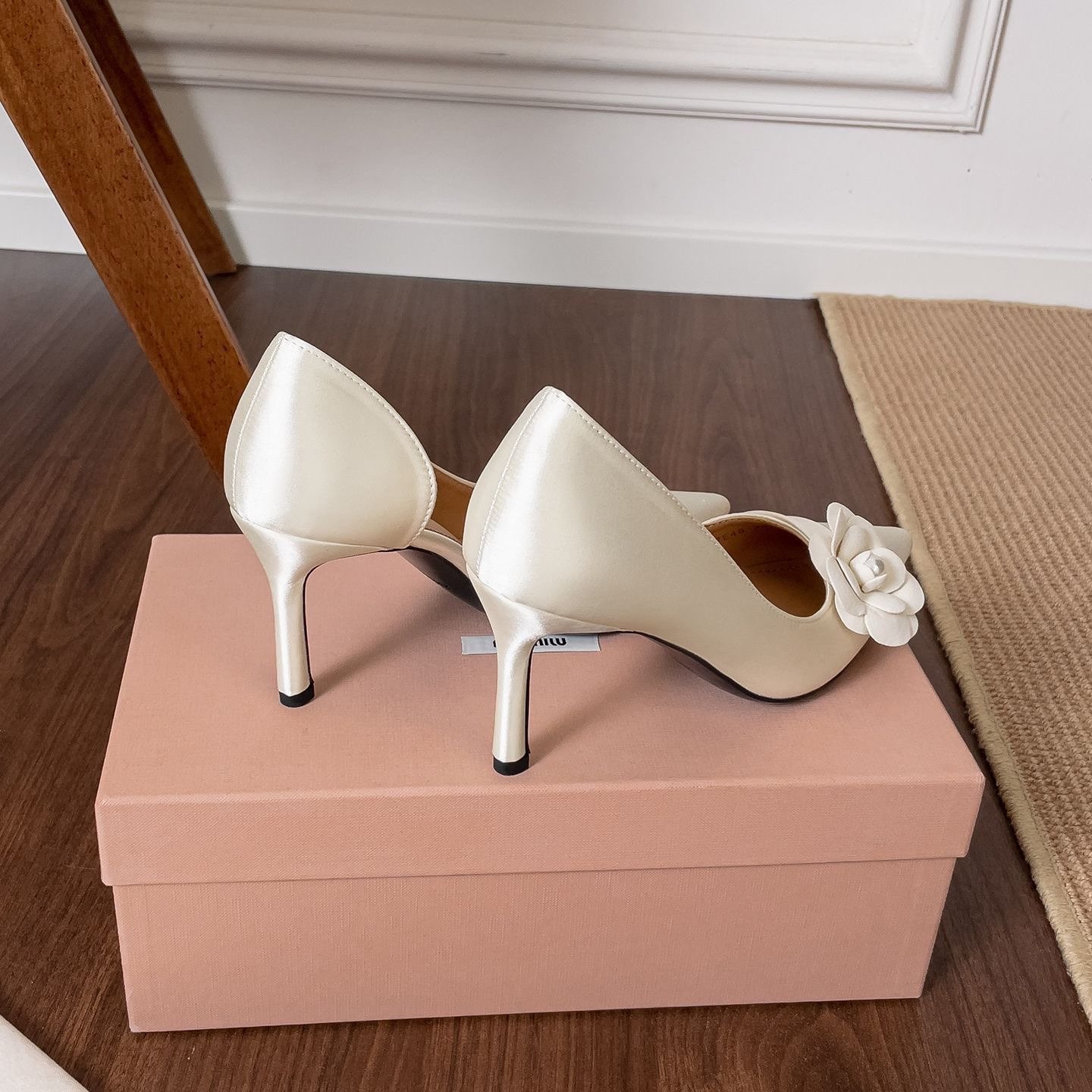 Satijnen spitse stiletto pumps - Women Formal Wear Footwear recensie en prijs